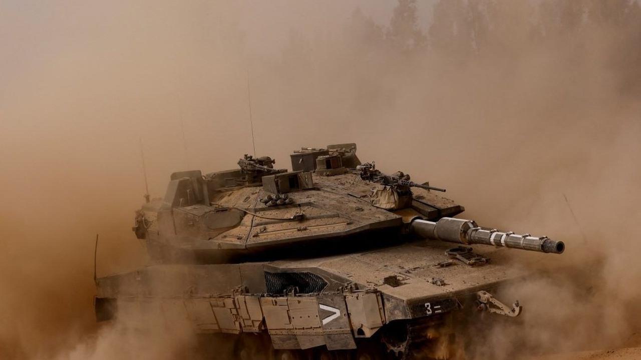 Meskipun ada keputusan pengadilan tinggi PBB yang memerintahkan Israel untuk menghentikan serangannya, Israel tetap kekeh melanjutkan serangan tersebut. Foto: REUTERS / Amir Cohen<br>