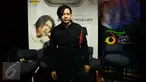Penyanyi Armand Maulana merilis single solonya yang berjudul "Hanya Engkau Yang Bisa" di kawasan SCBD, Jakarta, Selasa (5/4). Meski kini punya proyek bernyanyi solo, namun Armand tetap masih bagian dari grup band Gigi. (Liputan6.com/Herman Zakharia)