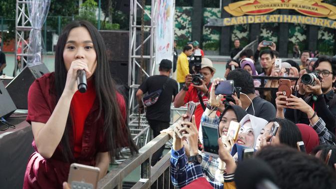 Brand ambassador #BhayPlastik, Sheryl Sheinafia. (Huyogo Simbolon)