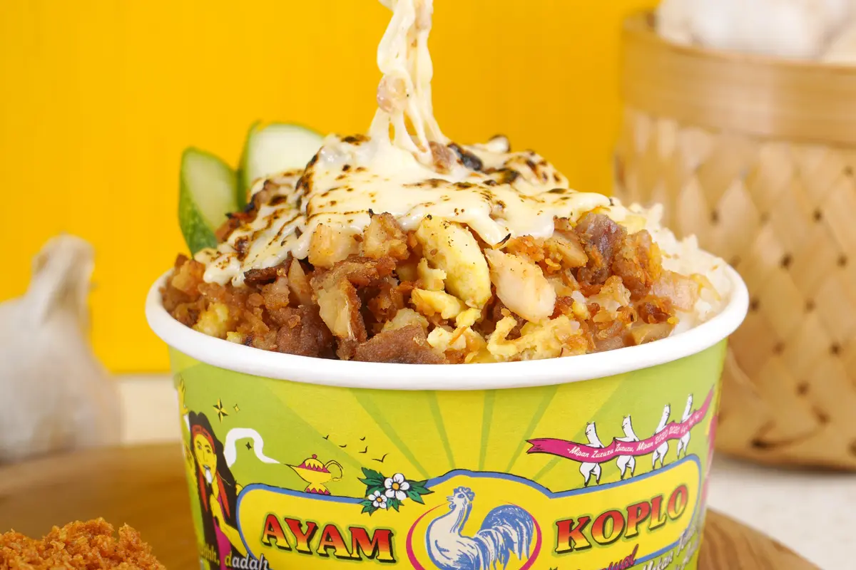 Menikmati Ayam Geprek Sambil Mengenang Momen 2020 di Kemasan Terbaru