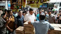 Sidak Pasar Jelang Nataru, Gubernur Bobby Nasution Pastikan Stok Pangan Sumut Aman