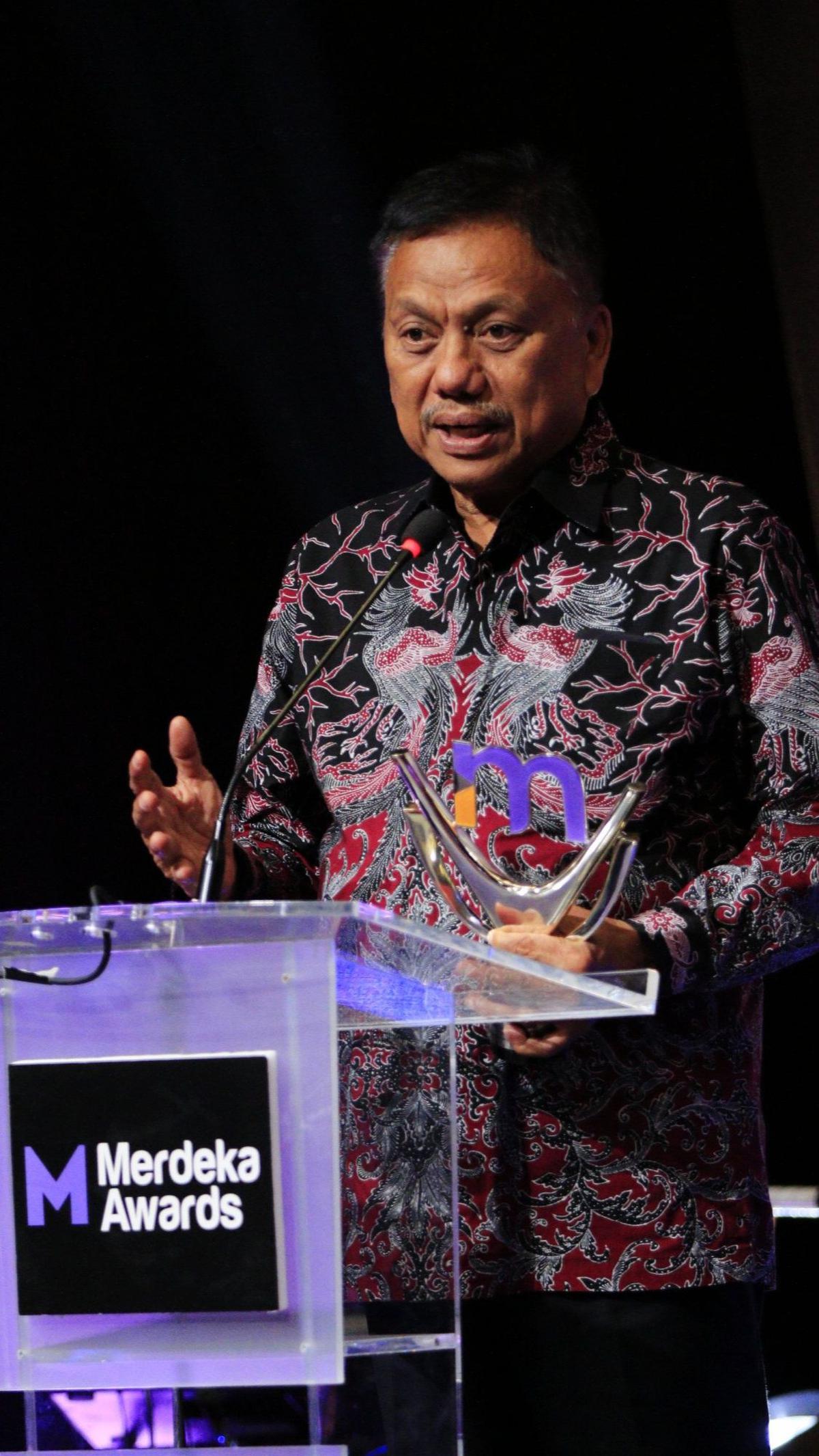 Tak hanya itu, pemerintah provinsi Sulawesi Utara mengusung inisiasi program Mandiri Tanaman Pangan (MANTAP) sebagai program unggulan, dengan cara memberikan bantuan benih tanaman secara gratis. Umumnya, benih yang dibagikan adalah benih-benih yang unggul