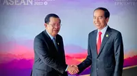 Presiden Joko Widodo menggelar pertemuan bilateral dengan Perdana Menteri Kamboja Hun Sen, Rabu 10 Mei 2023, di Hotel Meruorah, Labuan Bajo, Nusa Tenggara Timur. (Foto: Biro Pers Sekretariat Presiden).