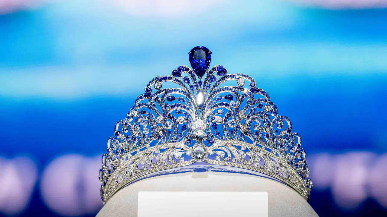Penampakan Mahkota Miss Universe 2022 Bertabur Berlian Seharga Rp86 Miliar di Bawah Bos Baru
