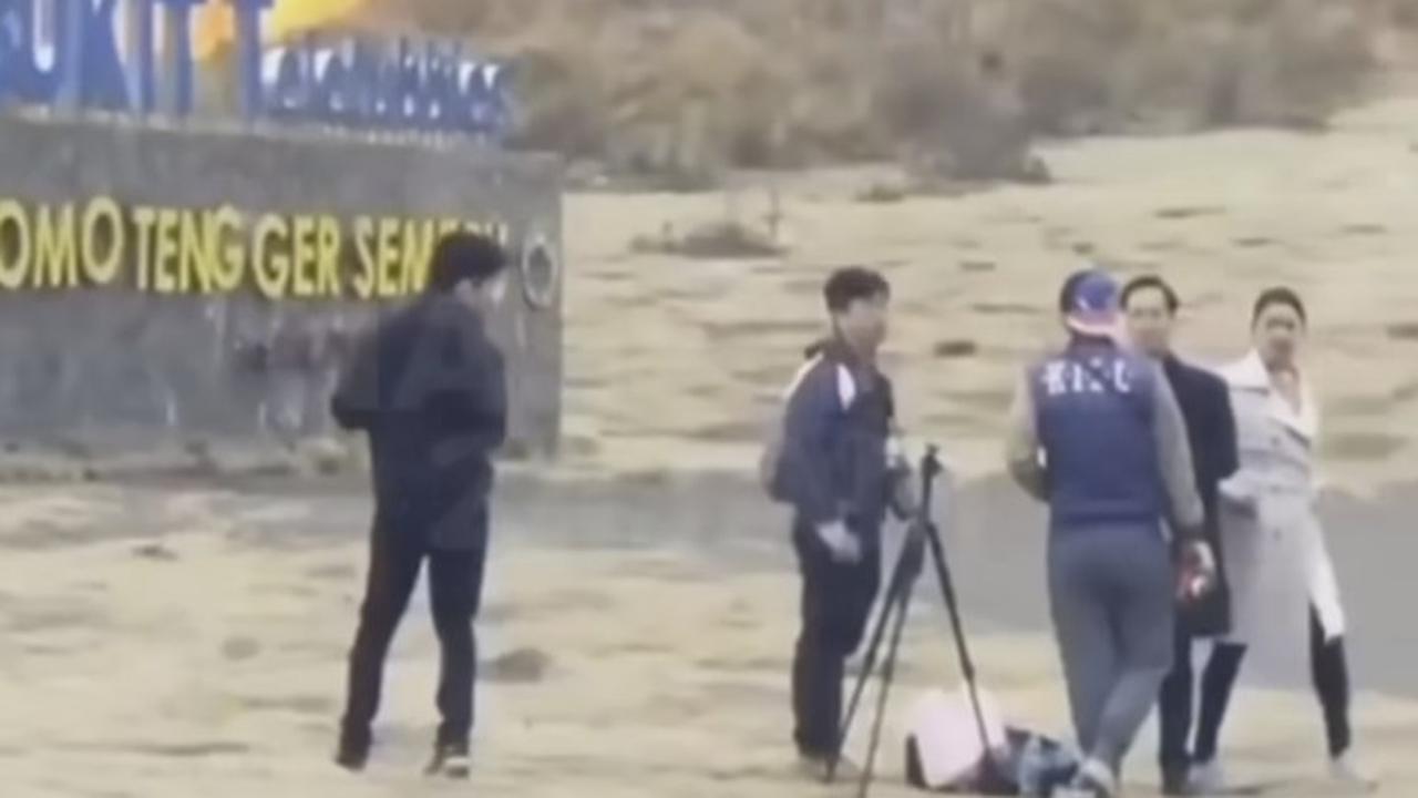 Satreskrim Polres Probolinggo pun menetapkan manajer wedding organizer berinisian AP sebagai tersangka dalam kasus kebakaran hutan di Bukit Teletubies Taman Nasional Bromo Tengger Semeru (TNBTS).