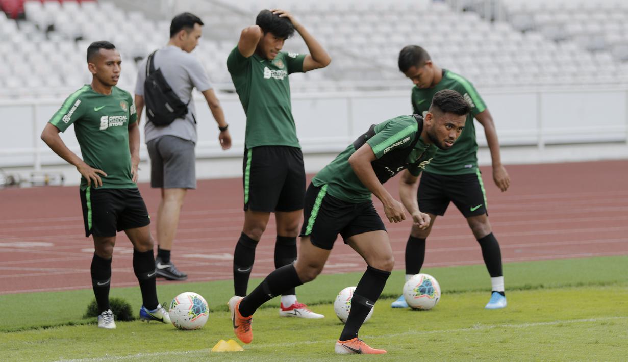 Pemain Timnas Indonesia, Saddil Ramdani, saat latihan jelang laga kualifikasi Piala Dunia 2022 di SUGBK, Jakarta, Minggu (8/9). Indonesia akan berhadapan dengan Thailand. (Bola.com/M Iqbal Ichsan)
