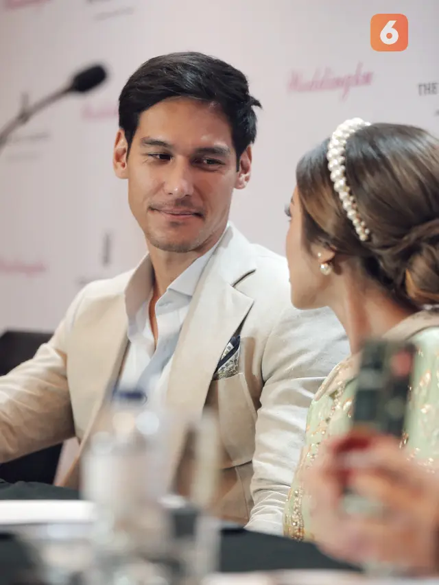 [Fimela] Prescon Lamaran Jessica Iskandar dan Richard Kyle.
