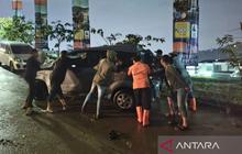 BPBD Bogor Evakuasi Mobil Terdampak Banjir Bandang Bojongkoneng, Akses Jalan Kembali Normal
