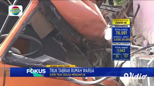 VIDEO: Truk Jasa Ekspedisi Hilang Kendali, Menabrak 2 Rumah Warga di Jember