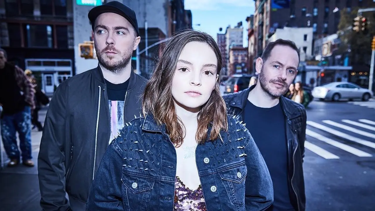 [Bintang] Lirik Lagu CHVRCHES, Miracle