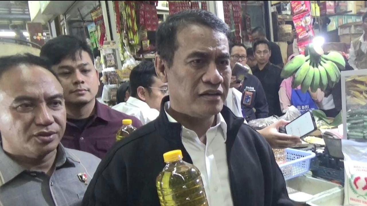 Sidak di Pasar Gede Solo, Mentan Temukan MinyaKita Tak Sesuai Takaran