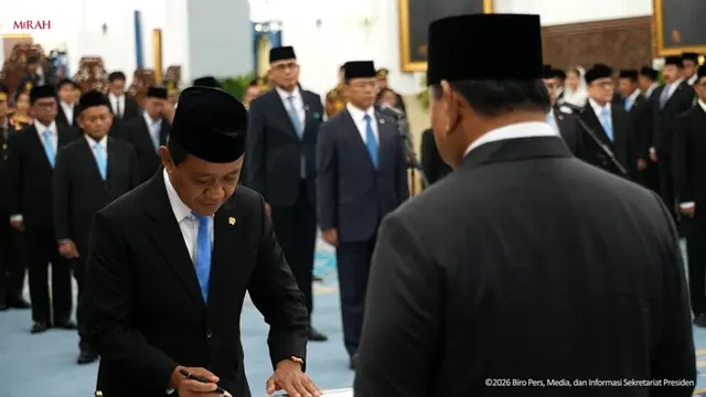 Presiden Prabowo Subianto resmi melantik Bahlil Lahadalia sebagai Menteri Koordinator (Menko) Bidang Hilirisasi dan Transisi Energi