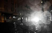 FOTO: Suasana Florida AS Gelap Gulita Saat Diterjang Badai 'Monster' Milton