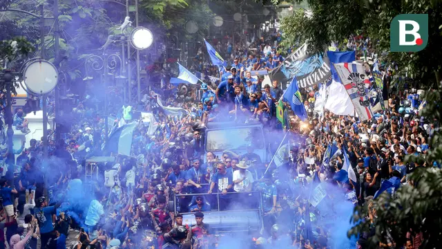  Euforia Bobotoh dan Pemain Persib Bandung Saat Pawai Juara BRI Liga 1