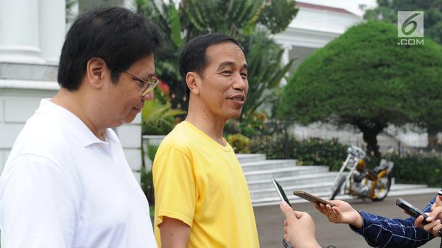 Berkaus Kuning, Jokowi Olahraga Bersama Airlangga Hartarto di Istana Bogor
