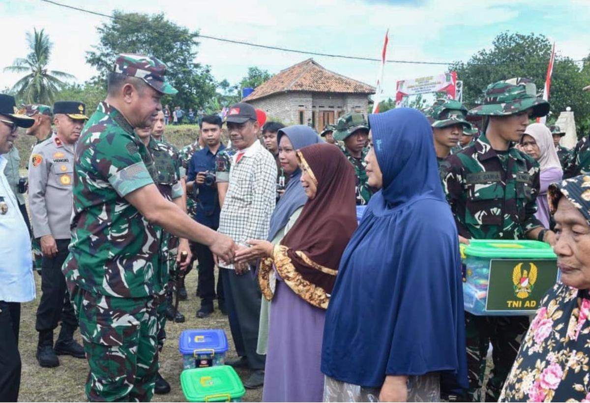 FOTO: Kasad Maruli Tutup TMMD ke-125 di Cilegon