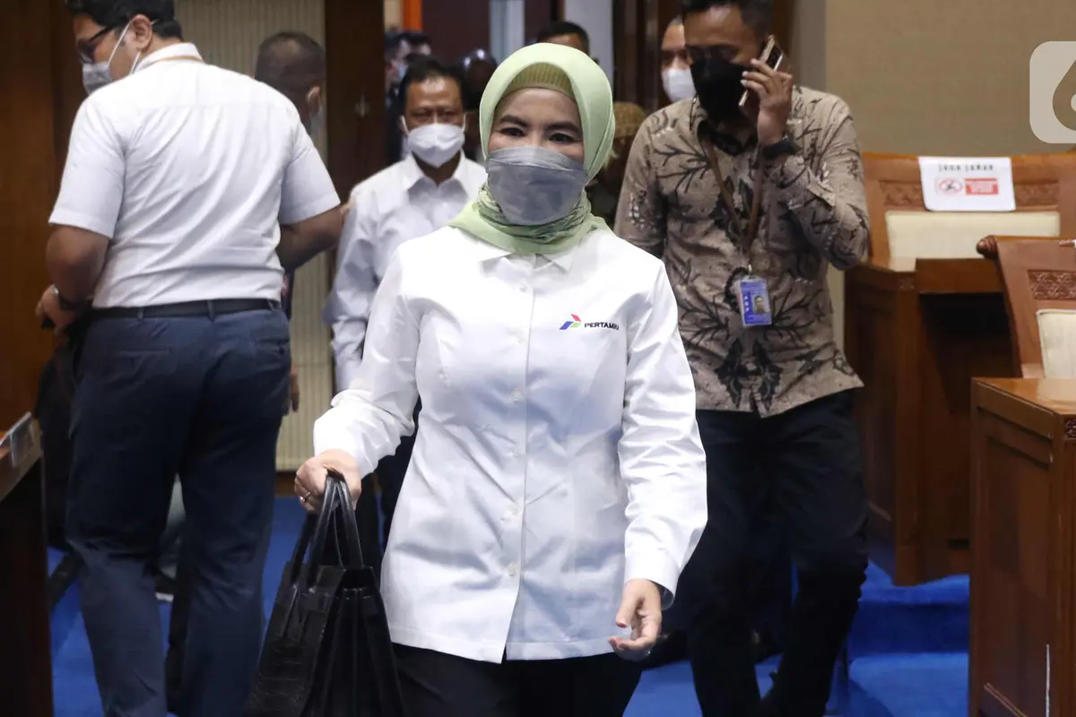 Dirut Pertamina Jelaskan Kasus Kebakaran Kilang Minyak Balongan