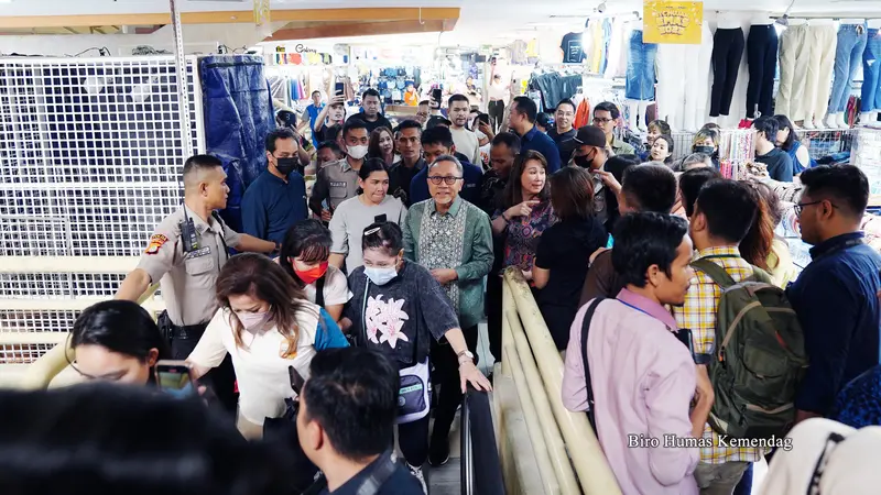 Mendag Zulkifli Hasan Tinjau Langsung Situasi Perdagangan di ITC Mangga Dua