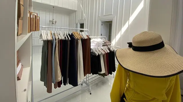 Punya Bisnis Baru, Ini 7 Potret Butik Fashion Salmafina Sunan
