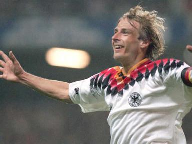 Juergen Klinsmann  menjadi salah satu pencetak gol terbanyak bagi timnas Jerman, klinsmann menempati peringkat kelima dengan total 47 gol. Gol pertama Klinsmann terjadi pada 27 April 1988. (AFP/Olivier Multhaup)
