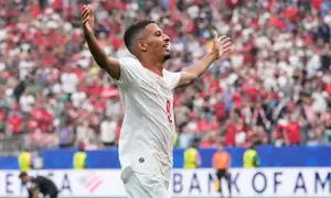 Azzedine Ounahi mencetak gol untuk Maroko pada laga lawan Kanada di babak 16 Besar Piala Dunia 2026 - AP Photo/David J. Phillip