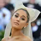 Ariana Grande menarik diri sejak mantan kekasihnya, Mac Miller meningga dunia pada 7 September 218 lalu. (Angela WEISS / AFP)