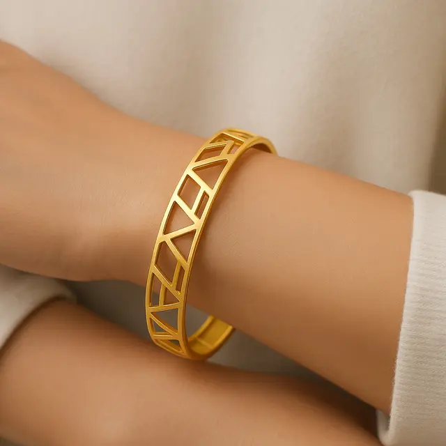 Model Gelang Emas Bangle 50 Gram 22 Karat Favorit Ibu Sosialita di 2025