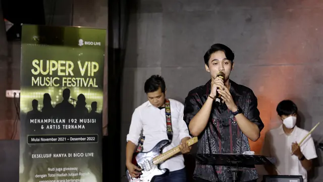 Penyanyi Ekhsan tampil di acara Bigo Live