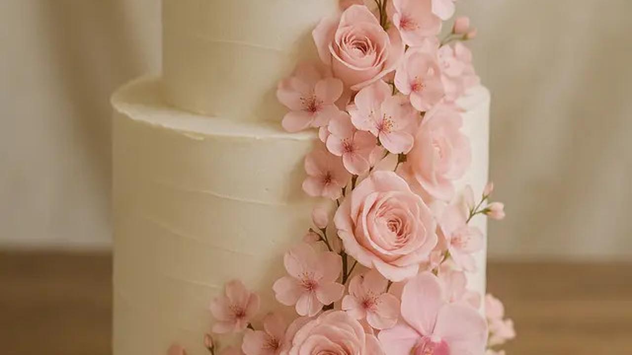 7 Inspirasi Model Kue Pernikahan Simpel Tapi Elegan, Punya Luna Maya Jadi Sorotan