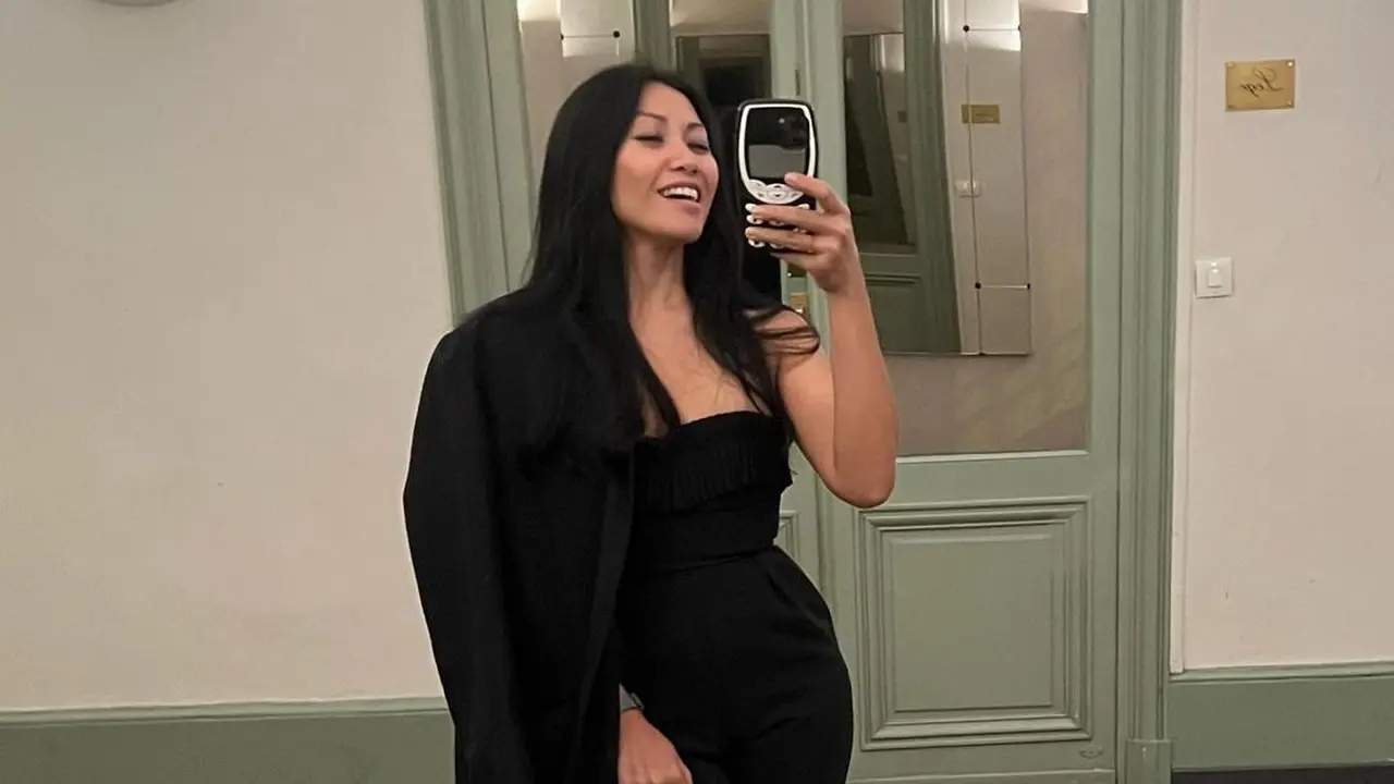 8 Gaya Stylish Anggun C Sasmi dengan Body Goals di Usia 40an