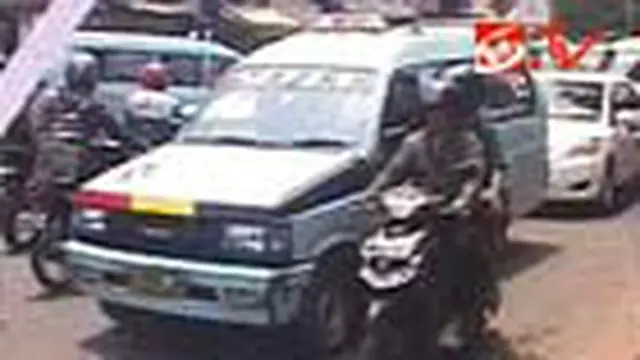Bahaya Mengintai di Angkutan Kota