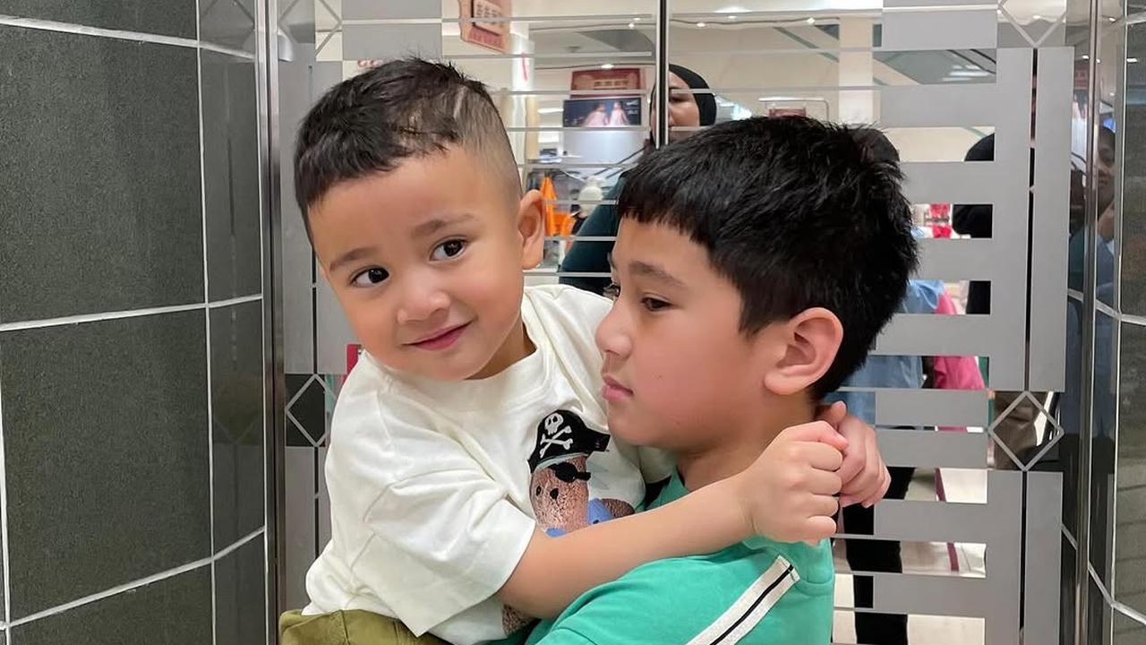 Potret Kebersamaan Rafathar dan Rayyanza Kalau Lagi Akur yang Menggemaskan