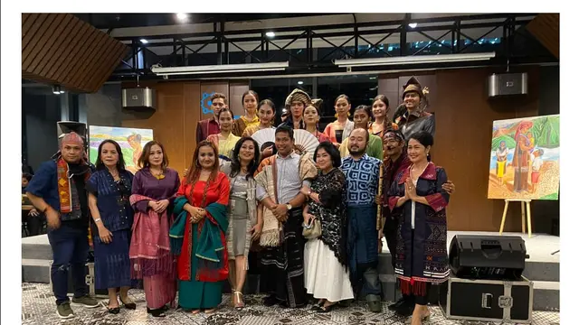 Fashion and Music Show untuk Toba pamerkan ulos indah