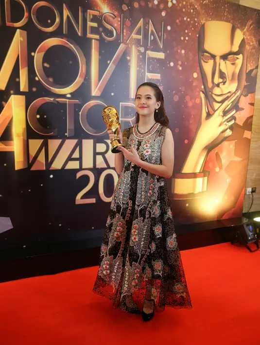 Adhisty Zara -IMA Awards 2020 (Adrian Putra/Fimela.com)