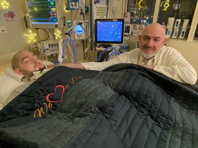 Meninggal setelah 20 tahun koma, begini potret masa kecil pangeran Al Waleed yang mengharukan