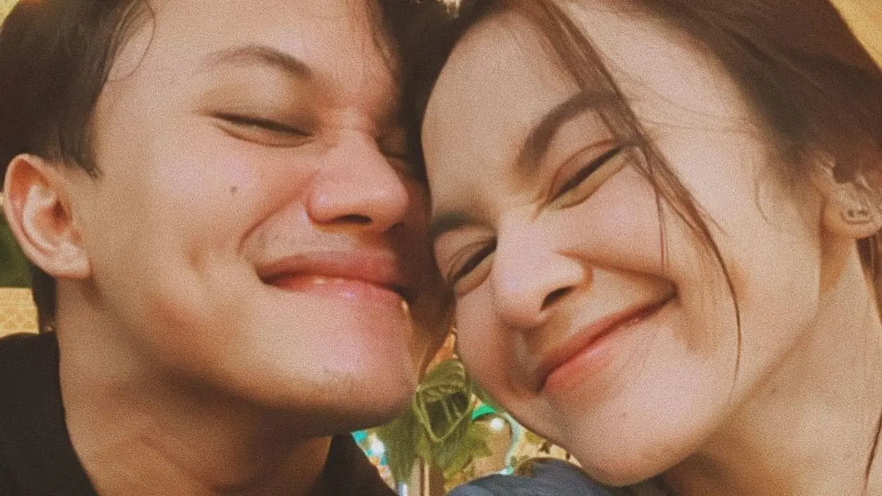 Resmi Bertunangan, Intip 6 Potret Romantis Mahalini dan Rizky Febian