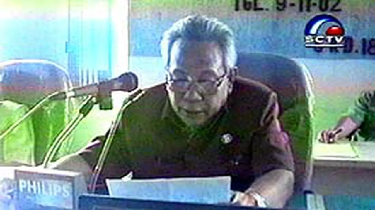 281102aBupatiLampung.jpg