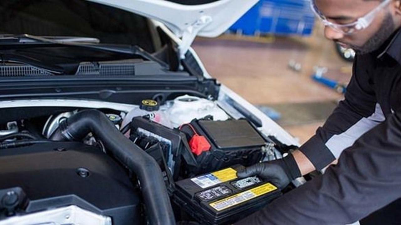 6 Faktor yang Menyebabkan Aki Mobil Lemah dan Solusinya yang Harus Diketahui