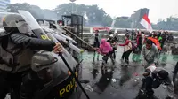 Bukan dengan Odol, Begini Cara Efektif Redam Dampak Gas Air Mata