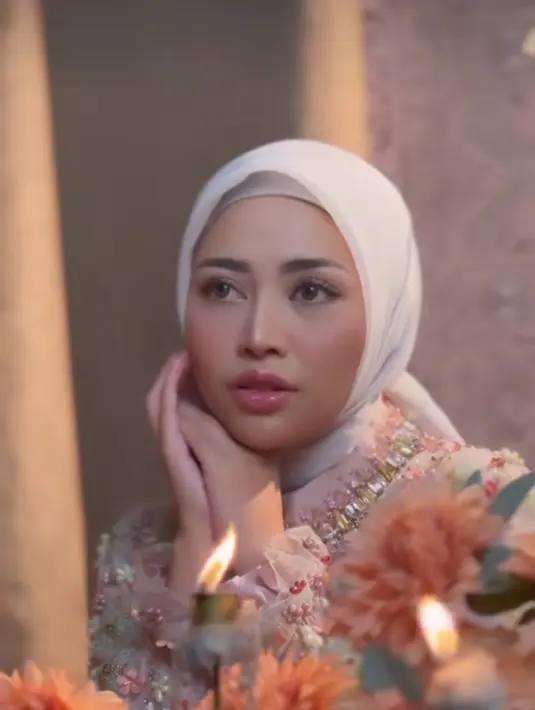 Rupanya, Rachel Vennya memang sedang menjalani pemotretan dengan Odd Mates [instagram/rachelvennya]