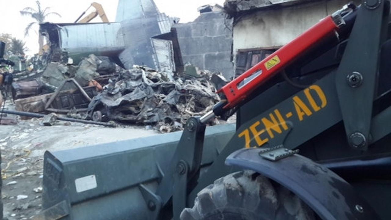 Puing Hercules mulai dibersihkan