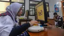 Siswa YPAC menyambut era digital dengan mengikuti kegiatan belajar menggunakan aplikasi komputer di laboratorium sekolah. (merdeka.com / Arie Basuki)