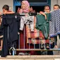 Badan Bantuan dan Pekerjaan PBB untuk Pengungsi Palestina (UNRWA) mengubah sekolah menjadi lokasi penampungan bagi para pengungsi Palestina di Khan Yunis, Jalur Gaza selatan pada 25 Oktober 2023. (MAHMUD HAMS/AFP)
