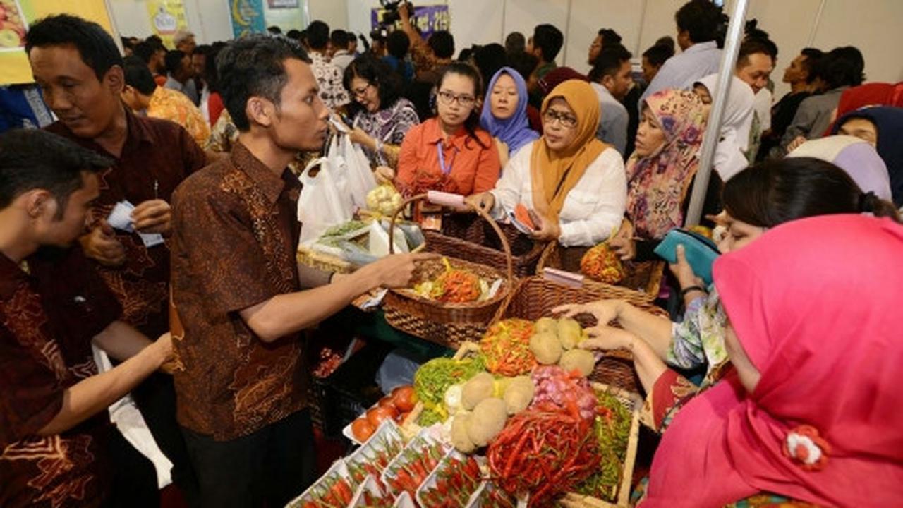 Menteri Rachmat Gobel buka pasar murah di parkiran Kemendag