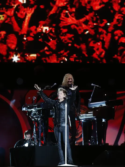 Menjadi kebanggaan tersendiri bagi Indonesia menggelar konser Bon Jovi hari ini mengingat Jon Bon Jovi dan kawan-kawan sempat menggagalkan konsernya di beberapa negara lain. (Bintang/EPA)