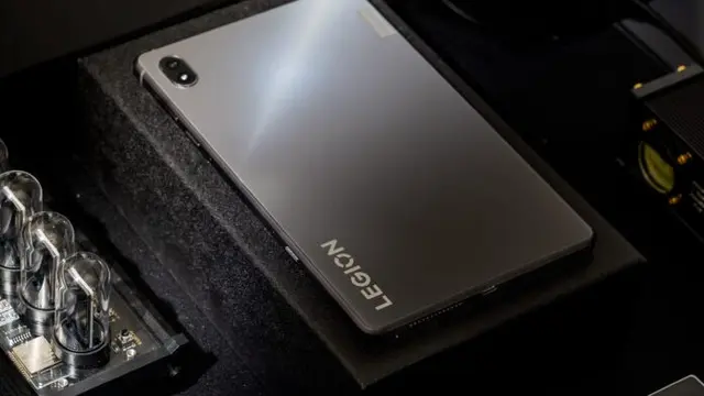 Lenovo Legion Y700