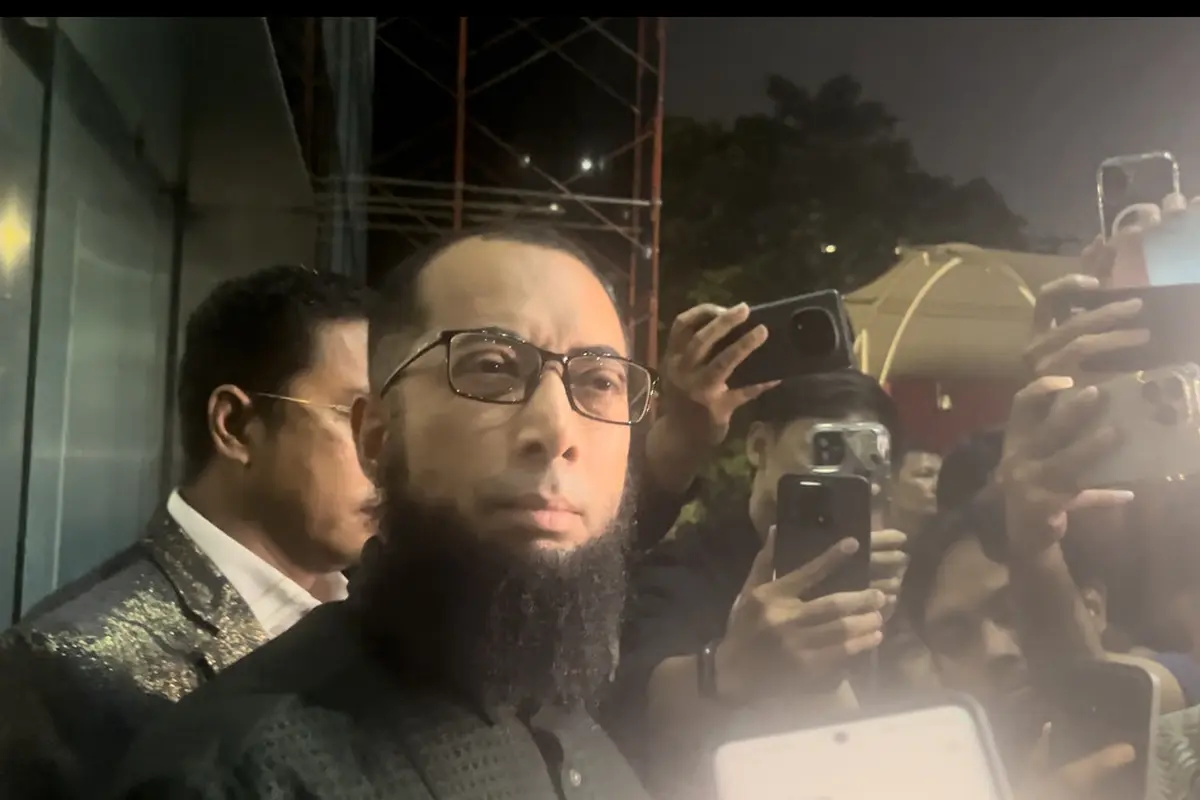 Ustad Khalid Basalamah di Gedung Merah Putih KPK, Jakarta, Kamis (23/4/2026) (Liputan6.com/Muhammad Radityo Priyasmoro)