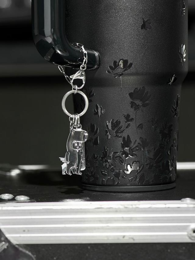 BLACKPINK’s Jennie Unveils Her Exclusive Stanley Cup Design (source: Instagram/stanley_brand)