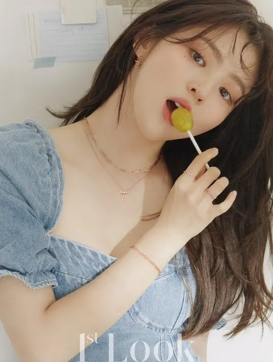 Di Nevertheless Han So Hee berperan sebagai Yoo Na Bi, seorang perempuan yang tak percaya cinta namun masih ingin berkencan. Kemudian ia bertemu dengan Park Jae Uhn, pria yang menganggap kencan sebagai hal yang merepotkan, namun ia masih ingin melakukannya. (Foto: 1st Look Magazine/sry/KapanLagi)