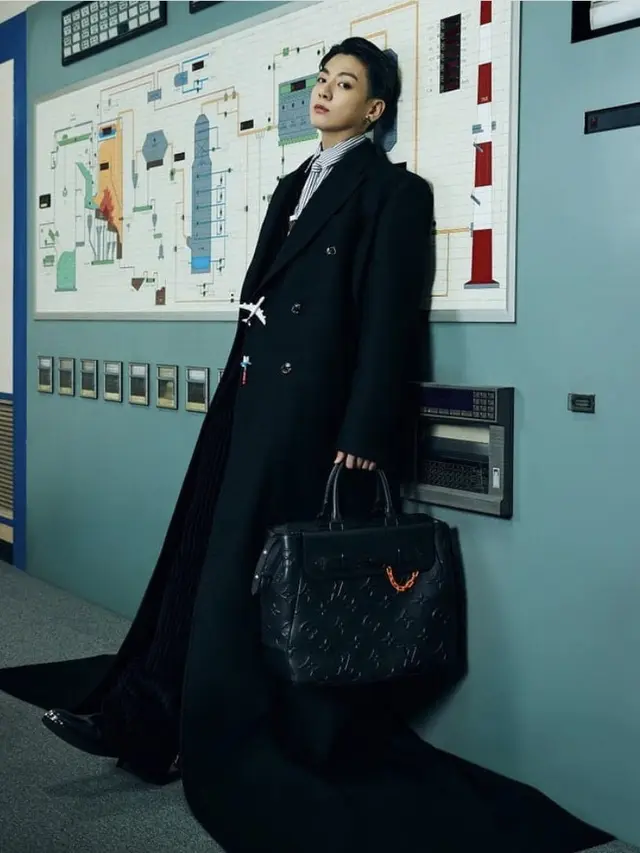 BTS Tampil Menjadi Model Pakaian Pria Louis Vuitton Fall/Winter 2021